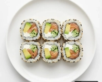 1) Avocado Saumon fumé Concombre cheese Sésame