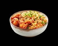 Riz saute au poulet.