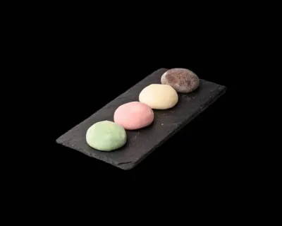 4)Mochi Glace (2 Pieces)